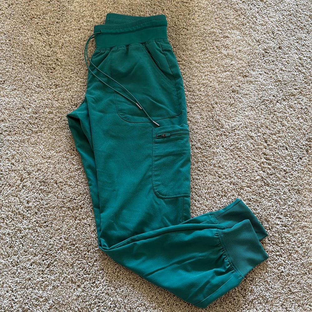 Greys anatomy forest green scrub joggers with pockets